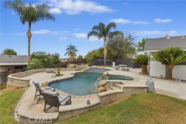 7410 Cascade Ln, Jurupa Valley, CA 92509
