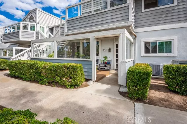 Irvine, CA 92620,73 Huntington #322