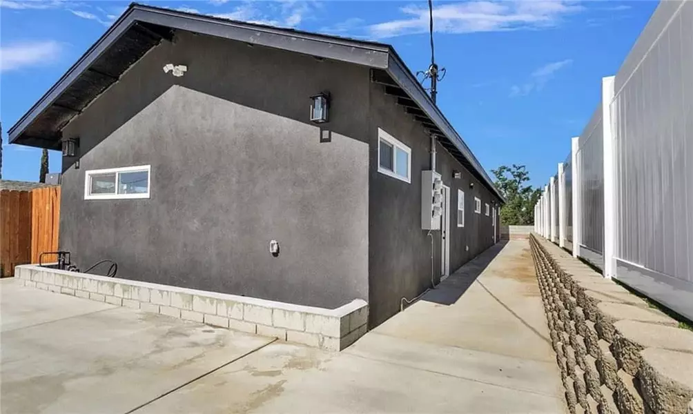 5472 N Mountain View Ave, San Bernardino, CA 92408