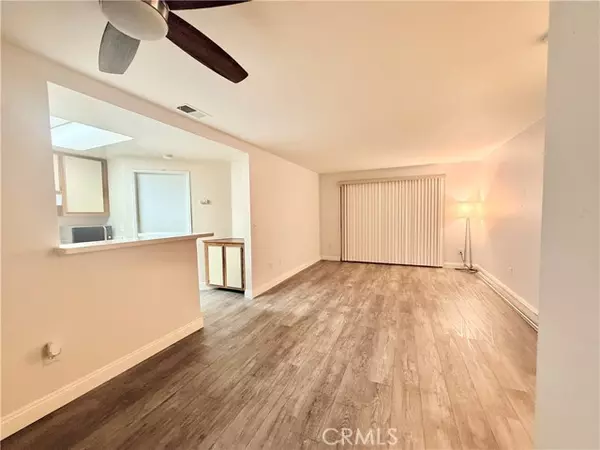 Lake Elsinore, CA 92530,16377 Lakeshore #2D