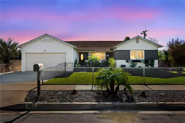 255 W Valencia, Rialto, CA 92376