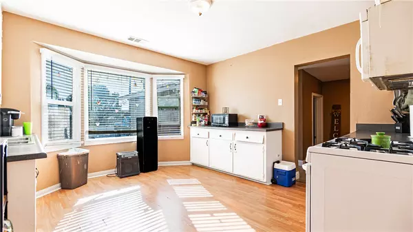 Yucaipa, CA 92399,33656 Washington