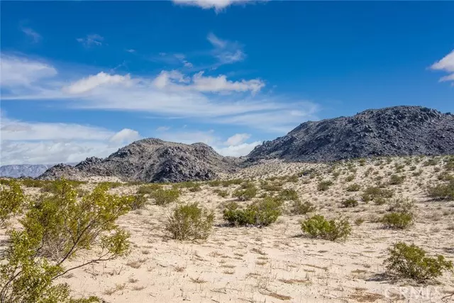 Landers, CA 92285,5900 Kickapoo Trail