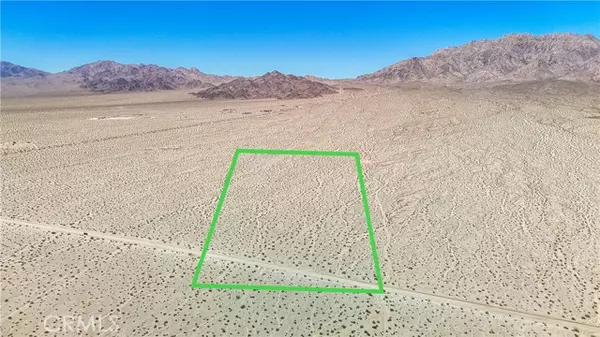 592 Ironage Rd, Twentynine Palms, CA 92277