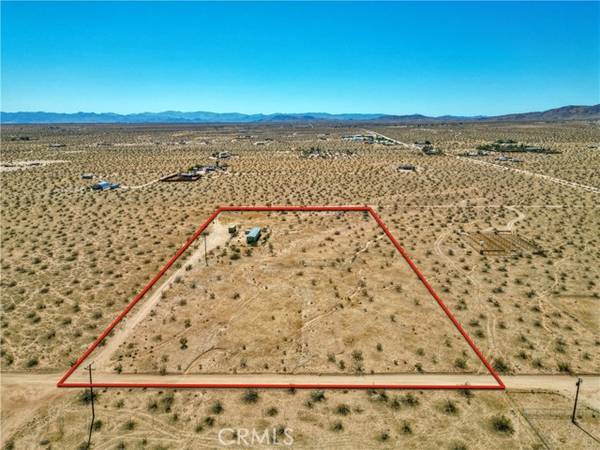 60607 Stearman Road, Landers, CA 92285