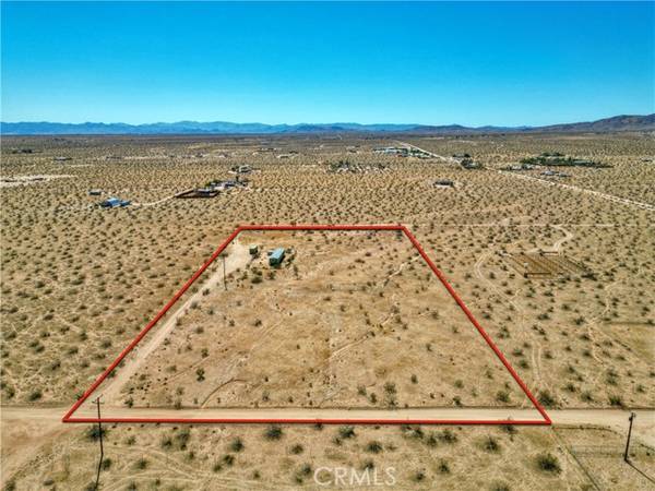 60607 Stearman Road, Landers, CA 92285