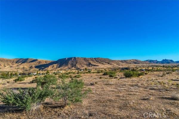 1 Pipes Canyon Road, Pioneertown, CA 92268