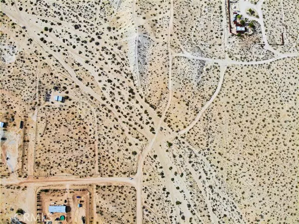 Joshua Tree, CA 92252,4195 Avenida Del Sol