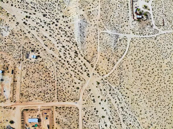 Joshua Tree, CA 92252,4195 Avenida Del Sol