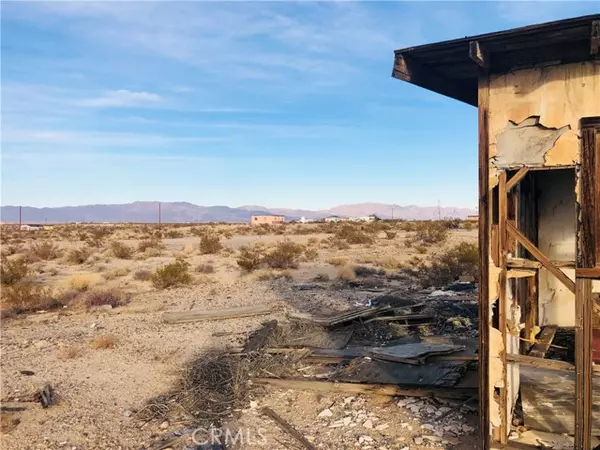 Twentynine Palms, CA 92277,5 Pinto Mountain Road