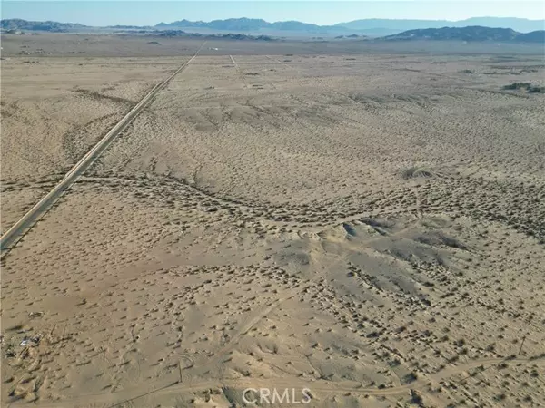 Twentynine Palms, CA 92277,4093 Bullion Mountain Road