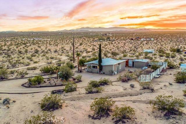 Joshua Tree, CA 92252,63854 Orion Road
