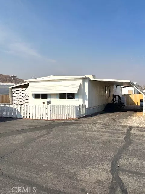 Yucca Valley, CA 92284,56254 29 Palms Highway #16