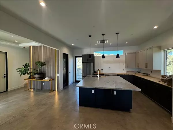 Yucca Valley, CA 92284,54576 Munson