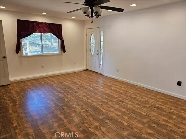 Clearlake, CA 95422,5532 Pine Avenue