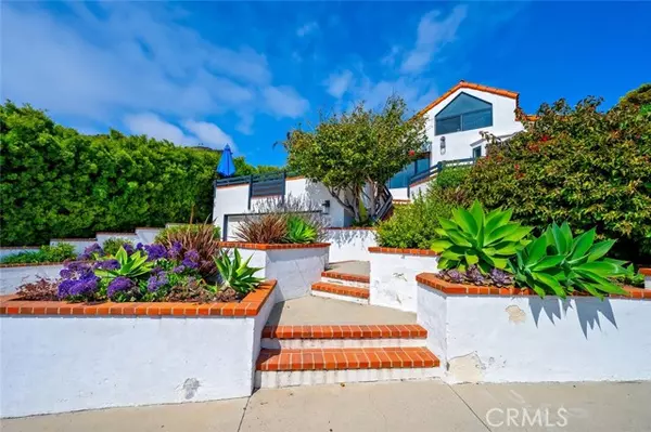 Laguna Beach, CA 92651,25 N La Senda Drive