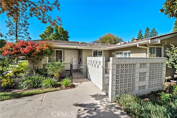 80 Calle Aragon #D, Laguna Woods, CA 92637