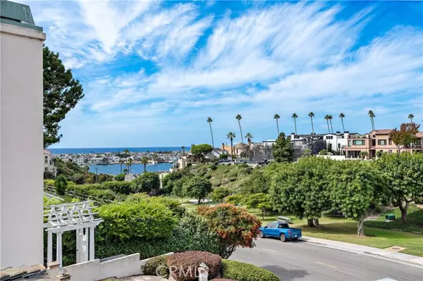 414 Carnation Avenue #Upper, Corona Del Mar (newport Beach), CA 92625