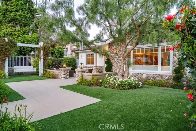 461 Poplar Street, Laguna Beach, CA 92651