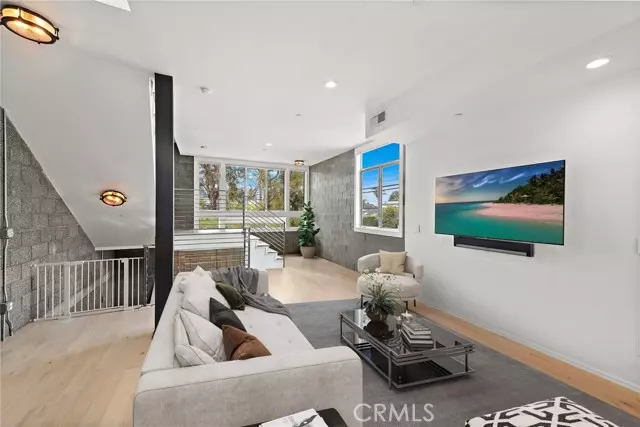 4151 Redwood Avenue #106, Los Angeles, CA 90066