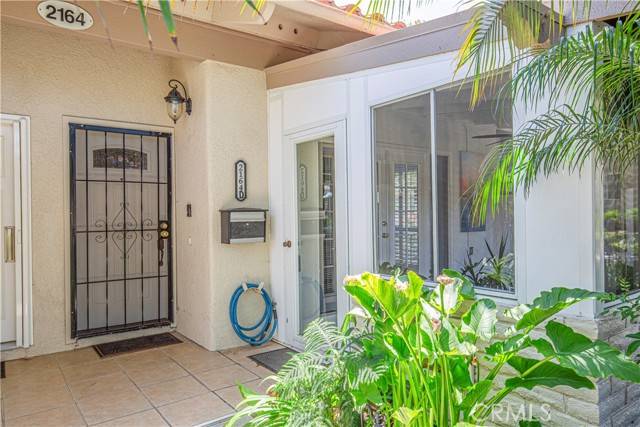 Laguna Woods, CA 92637,2164 Via Mariposa E #D