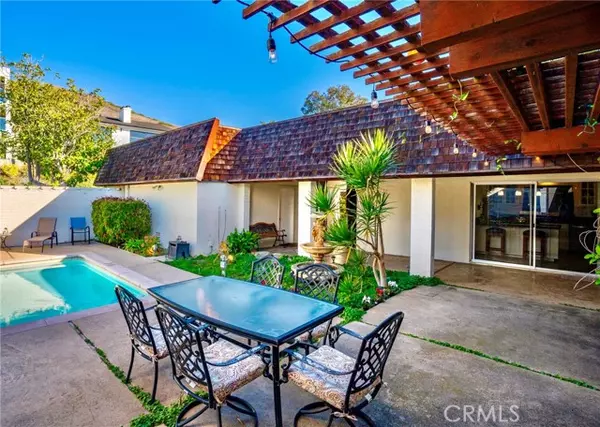 Laguna Beach, CA 92651,481 Dartmoor Street