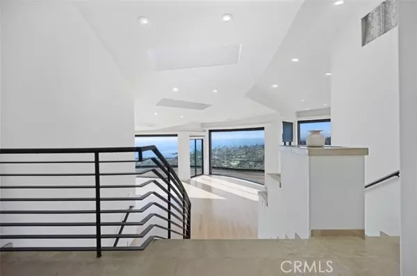 Laguna Beach, CA 92651,648 Mystic Vw