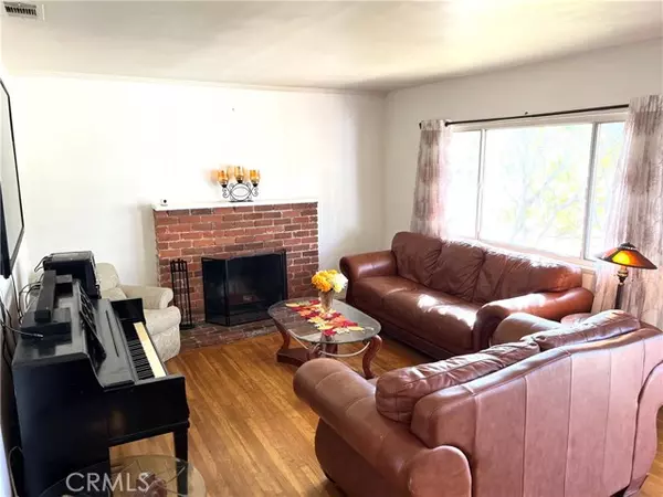 Covina, CA 91722,565 E Benbow Street