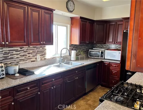 Covina, CA 91722,565 E Benbow Street