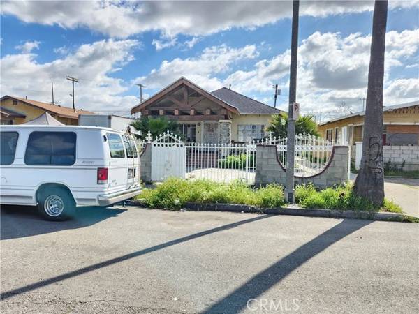 5842 Denver Avenue, Los Angeles, CA 90044