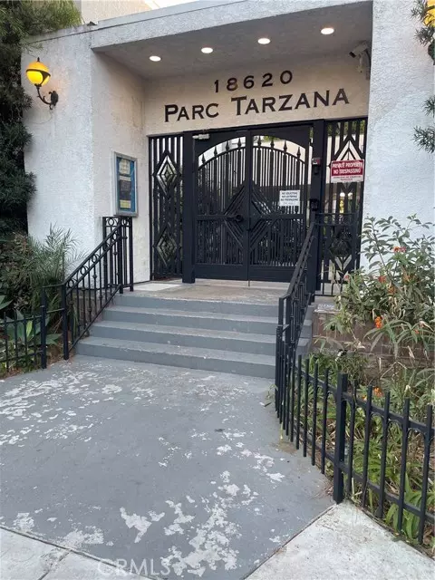 Tarzana (los Angeles), CA 91356,18620 Hatteras Street #272