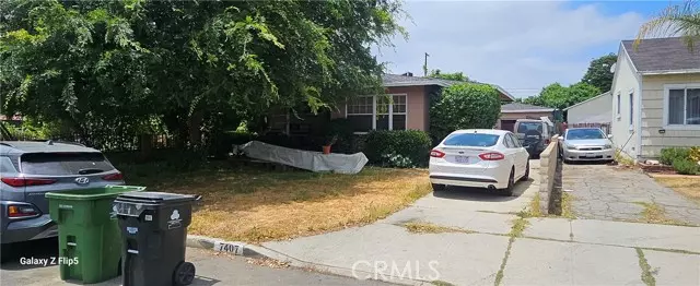 7407 Densmore Avenue, Van Nuys (los Angeles), CA 91406