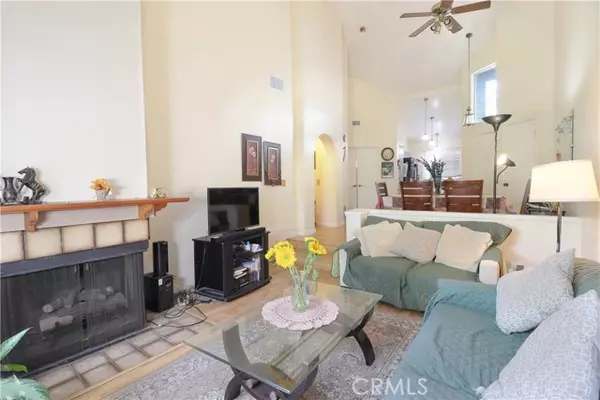 25613 Pine Creek Lane, Wilmington (los Angeles), CA 90744
