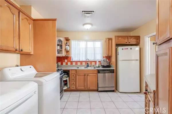 Arleta (los Angeles), CA 91331,13329 Chase Street