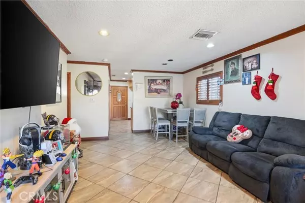 San Fernando, CA 91340,1038 Hollister St