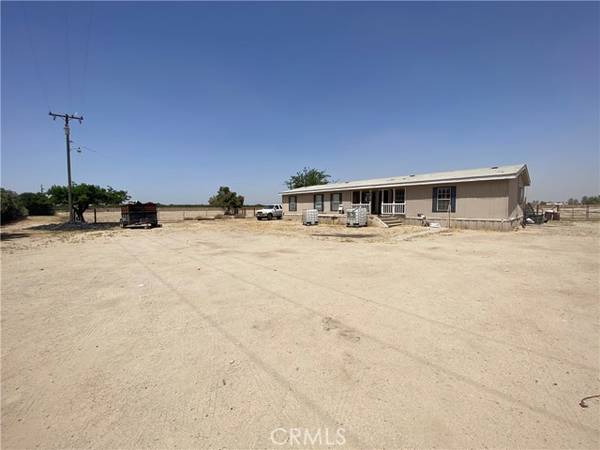 20948 W Central Avenue, Kerman, CA 93630