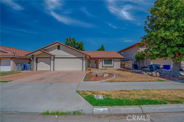 2465 Meadowrest, Madera, CA 93637
