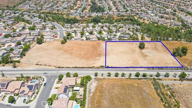 2 Jackson Ave, Murrieta, CA 92562