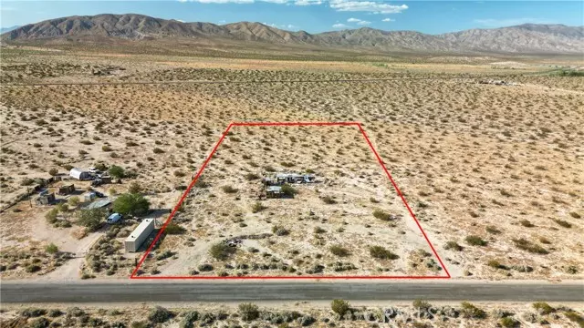 10313 E Lake Road, Cantil, CA 93519