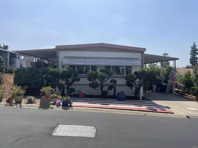 Escondido, CA 92027,211 N Citrus Avenue #258