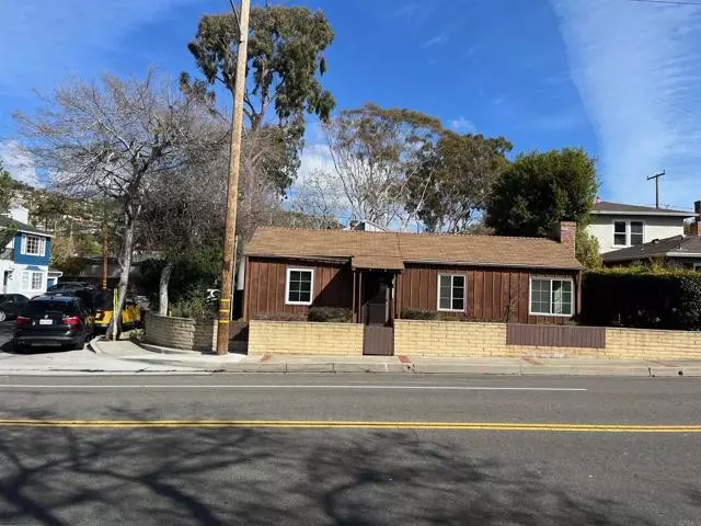 Laguna Beach, CA 92651,634 Glenneyre Street