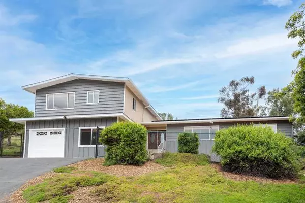 26227 Jesmond Dene Road, Escondido, CA 92026