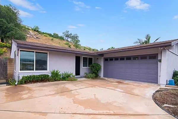 2921 Hypoint Avenue, Escondido, CA 92027