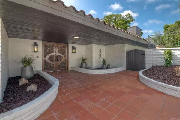 4001 Sunnyhill Drive, Carlsbad, CA 92008