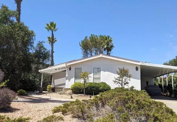 8975 Lawrence Welk Drive #376, Escondido, CA 92026