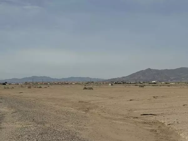 Salton City, CA 92274,1102 Stanford Avenue