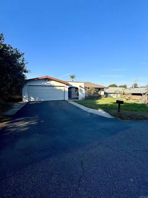 1030 Emelita St, Fallbrook, CA 92028