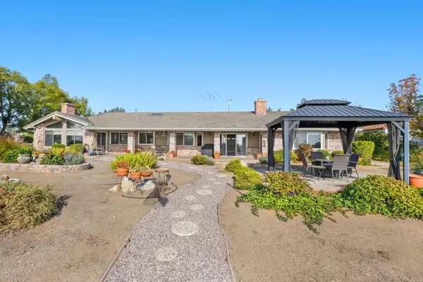 2063 Fuerte Street, Fallbrook, CA 92028