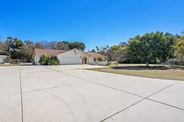 Vista, CA 92084,1093 Beaumont Circle