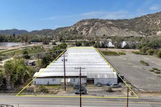 Fallbrook, CA 92028,2526 Rainbow Valley Boulevard